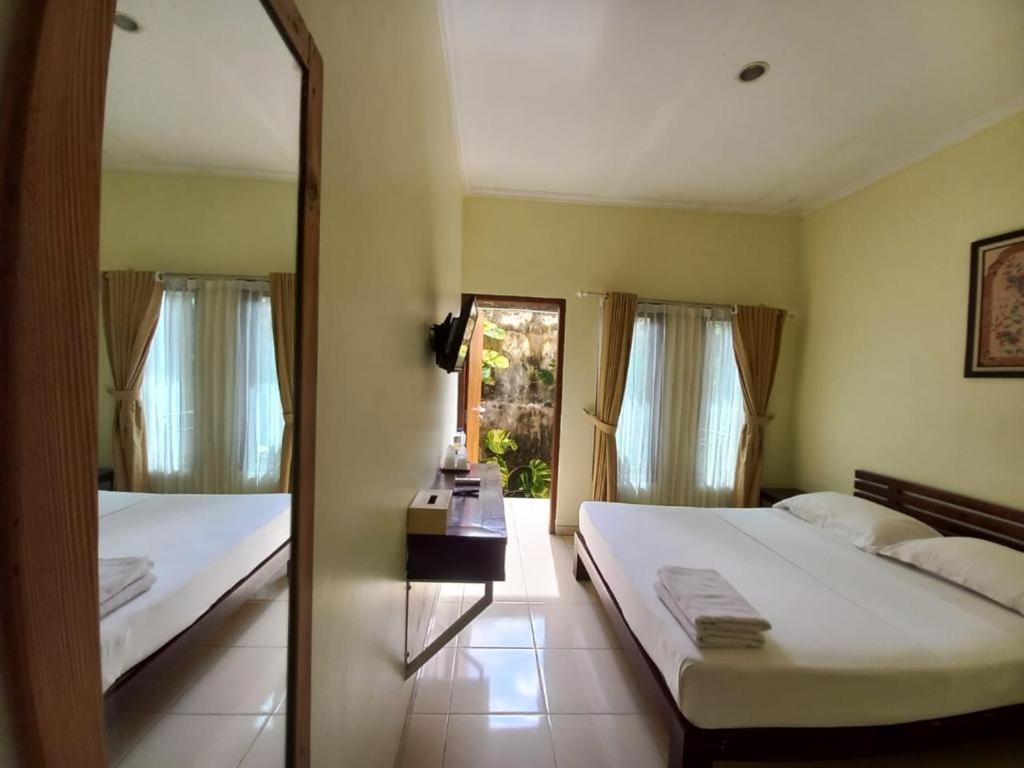 Puri Pangeran Hotel Yogyakarta Exterior photo