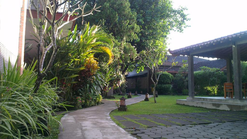 Puri Pangeran Hotel Yogyakarta Exterior photo