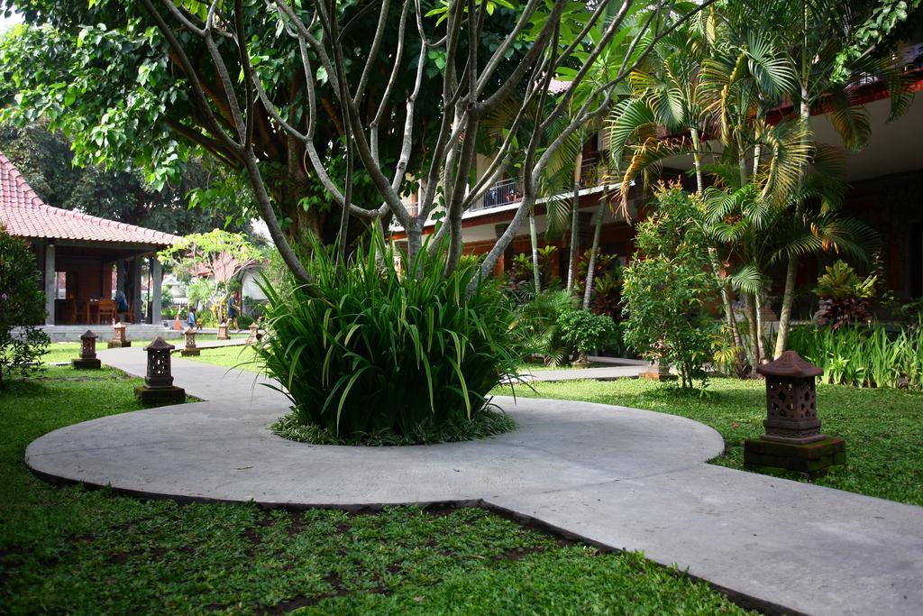 Puri Pangeran Hotel Yogyakarta Exterior photo