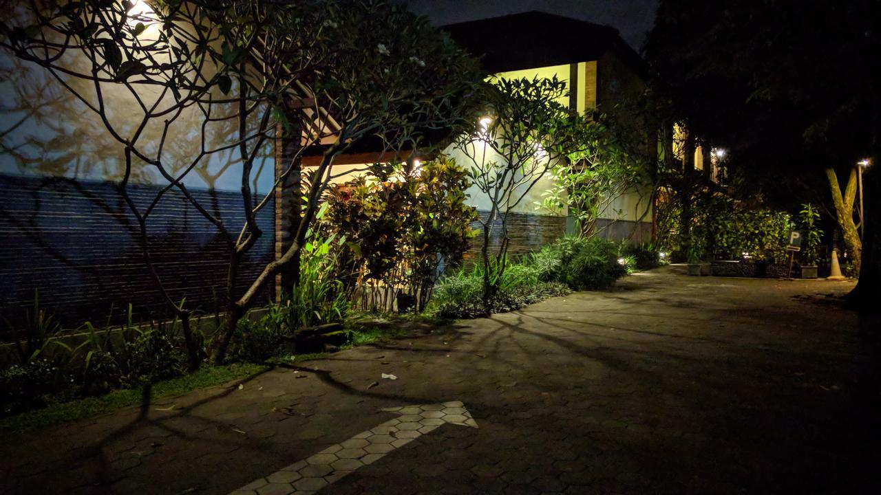 Puri Pangeran Hotel Yogyakarta Exterior photo