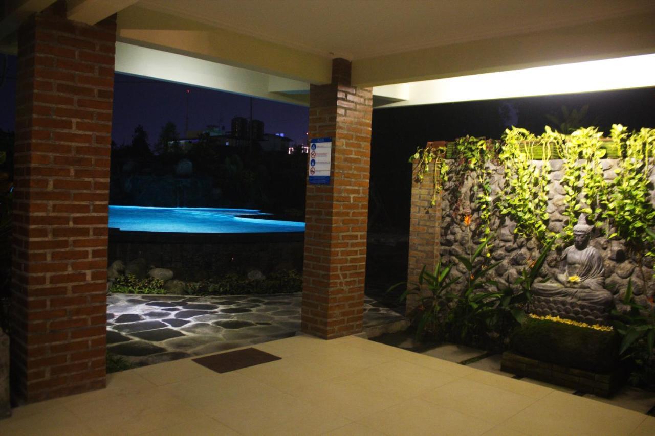 Puri Pangeran Hotel Yogyakarta Exterior photo