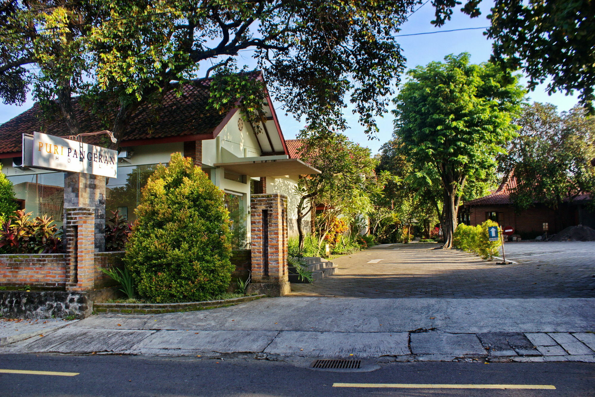 Puri Pangeran Hotel Yogyakarta Exterior photo